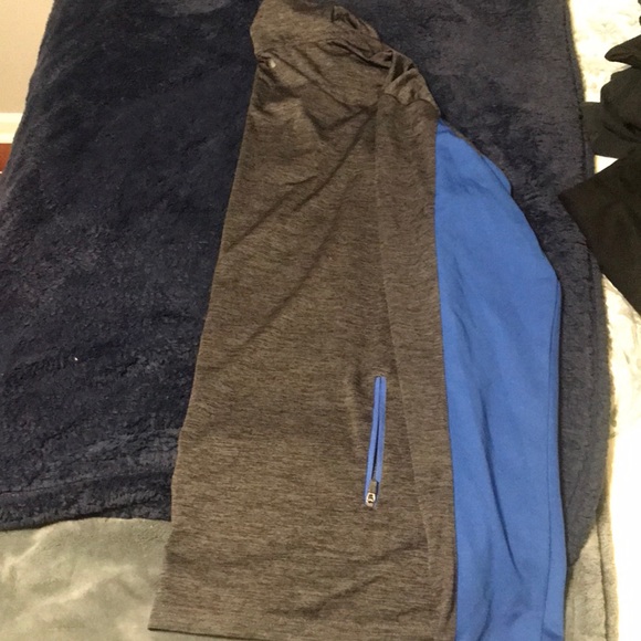 University of Kentucky sweater - Picture 3 of 4